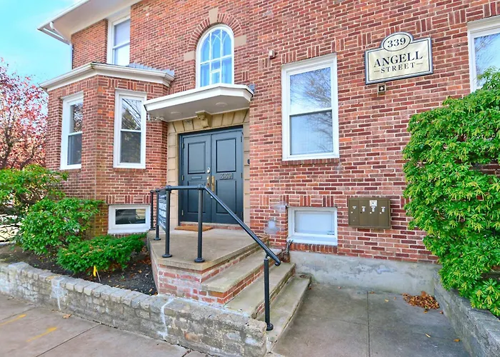 Jennifer\'S Loft Apartment Historic College Hill With Parking
