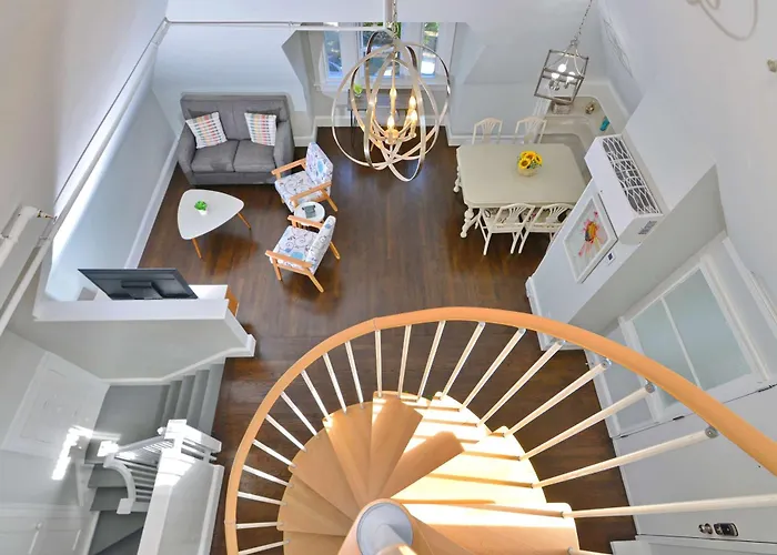 Jennifer\'S Loft Apartment Historic College Hill With Parking