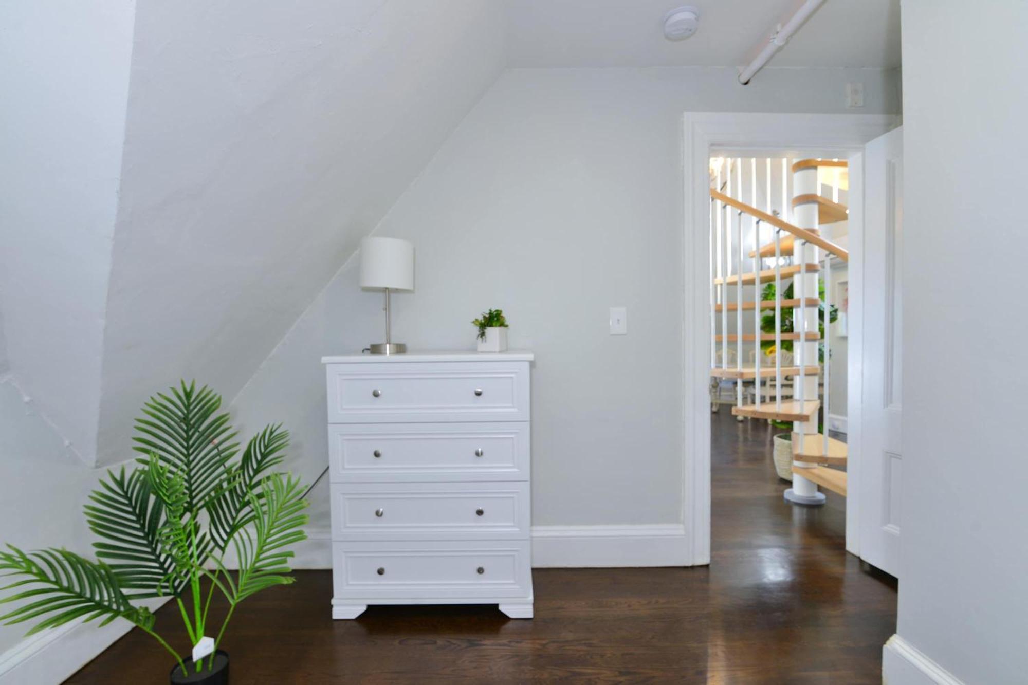 Jennifer's Loft Historic College Hill With Parking Apartment *