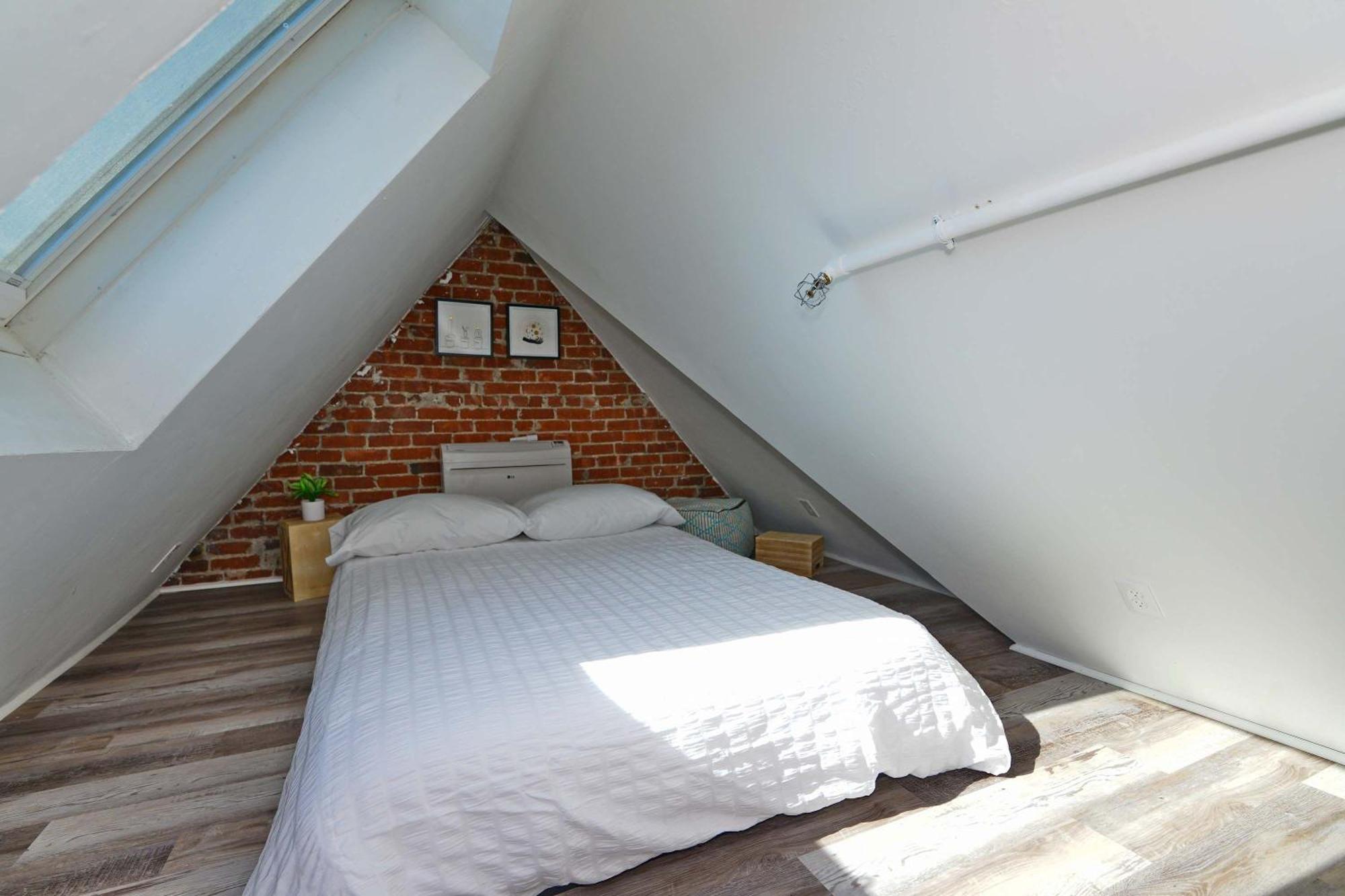 Jennifer's Loft Historic College Hill With Parking Apartment